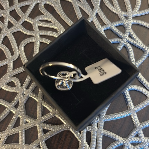 Ring - Picture 5 of 8